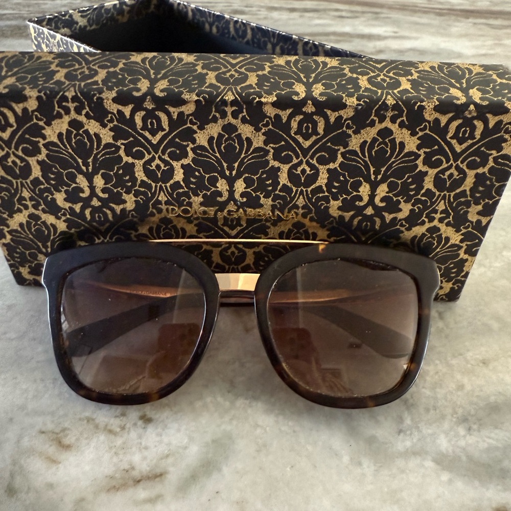 Dolce & Gabbana Sunglasses comes with box